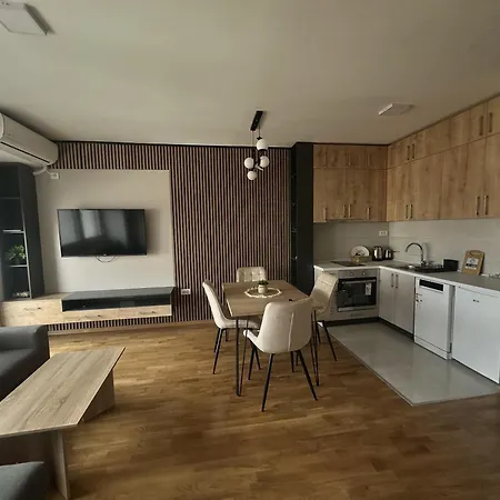 Merlyn By Sienna Apartment