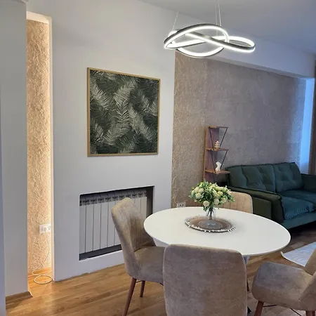 Merlyn By Sienna Skopje