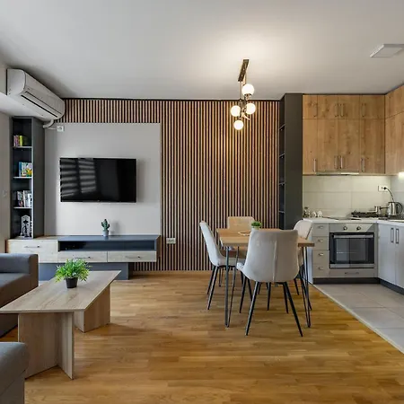 Merlyn By Sienna Üsküp